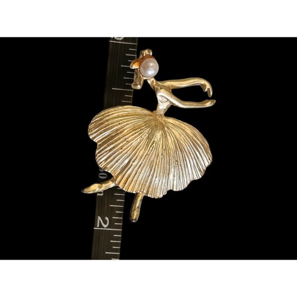 Vintage Gold-Tone Ballerina Brooch With Pearl Head - Picture 4 of 5